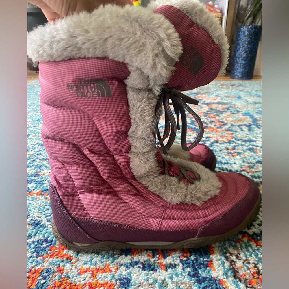 The North Face Nuptse Goosedown Mid-calf womens winter boots size 9